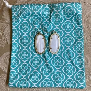 Kendra Scott Elle earrings gold/white pearl